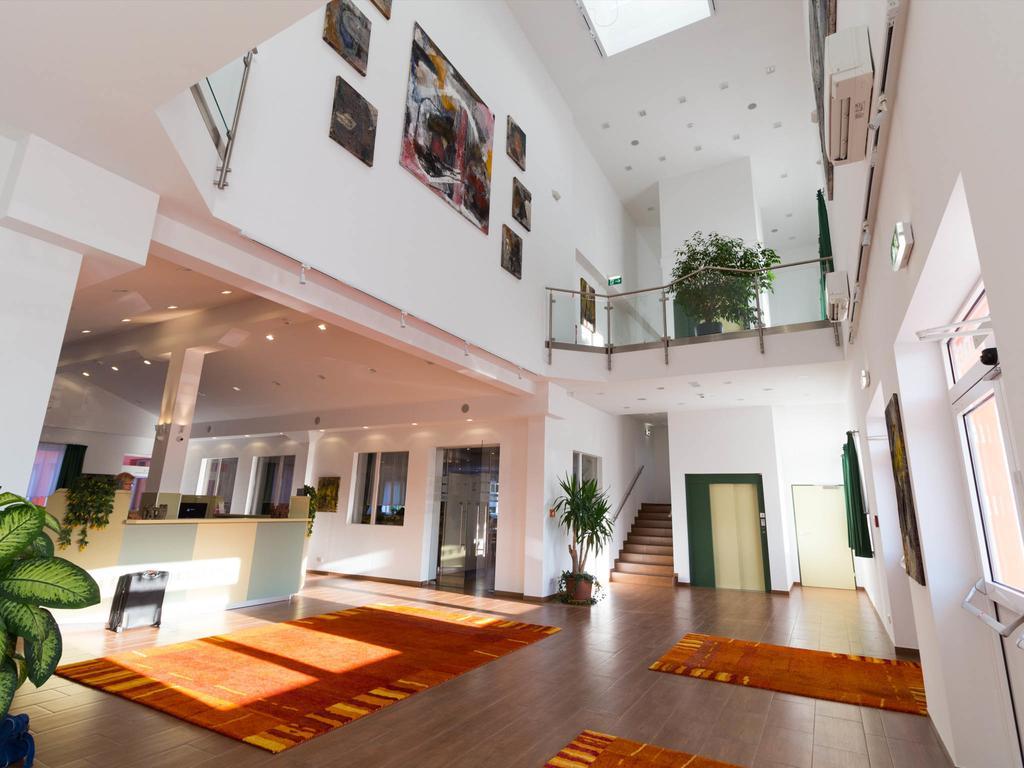 Winrooms "Hotel&Appartement" Wiener Neustadt Eksteriør bilde